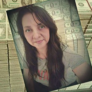 Meet your Posher, Connie leal